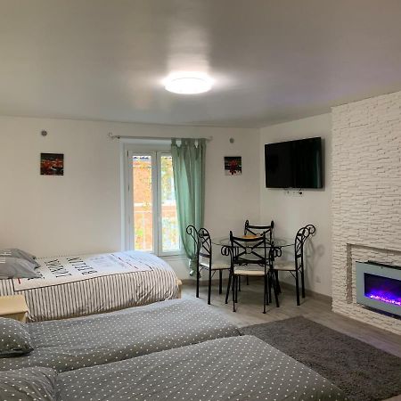 Formidable Studio Au Coeur Historique De Frejus Appartement Buitenkant foto