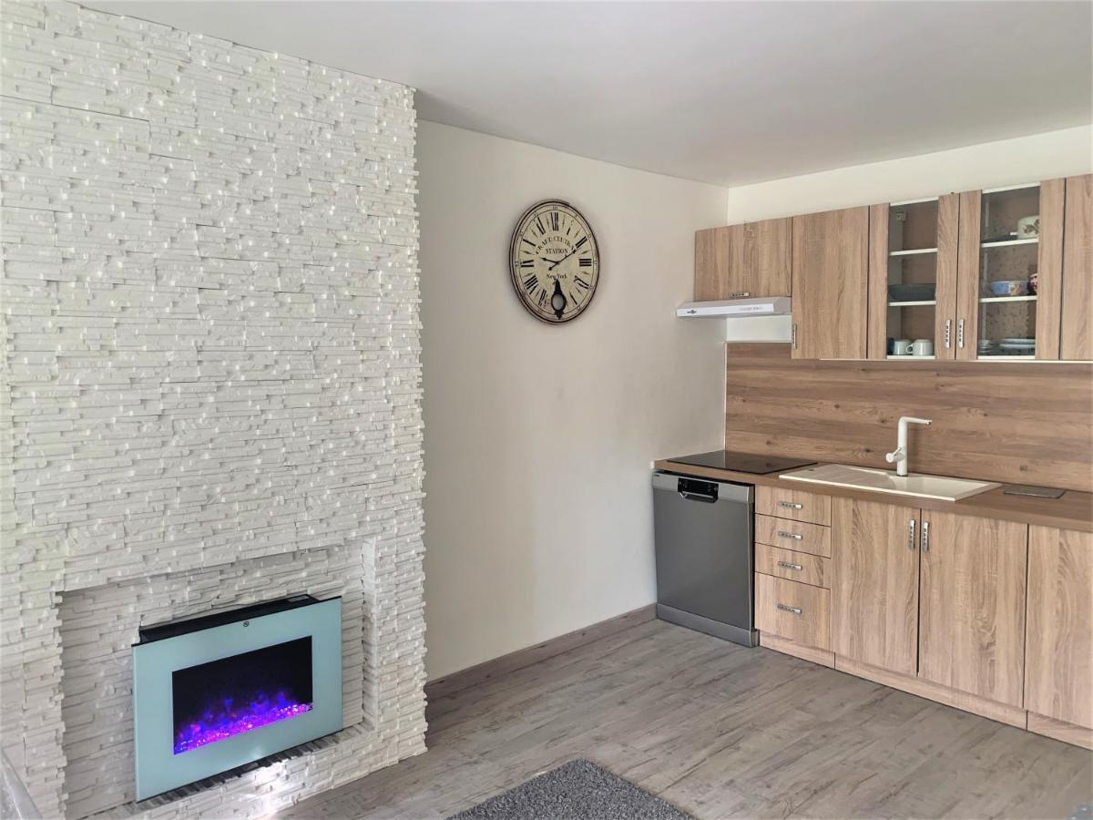 Formidable Studio Au Coeur Historique De Frejus Appartement Buitenkant foto